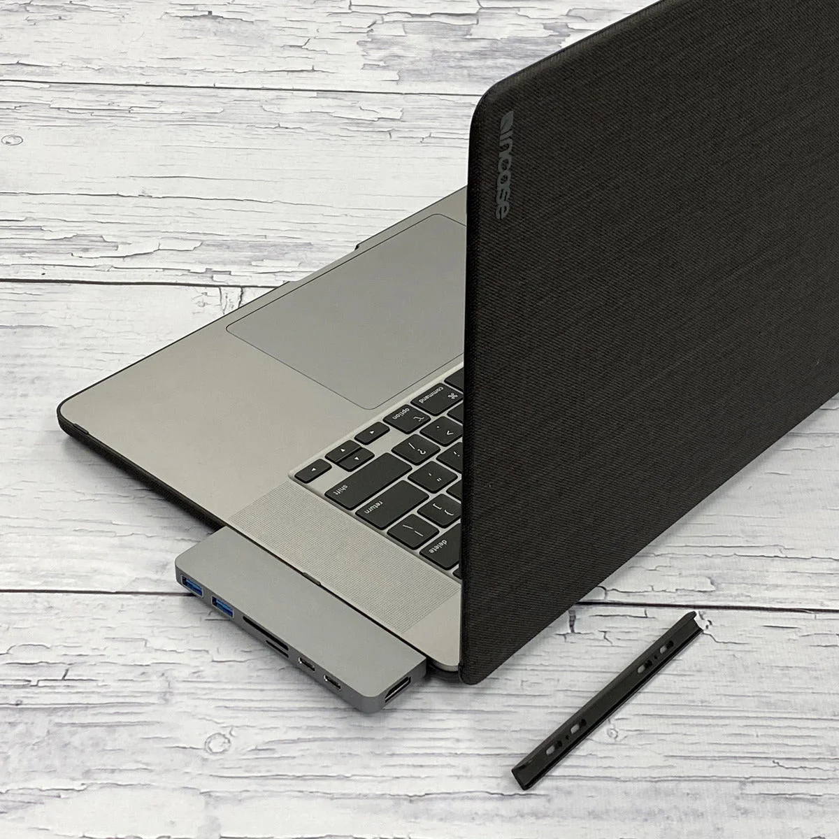 HyperDrive DUO 7-in-2 USB-C Hub - Silver - Image 17