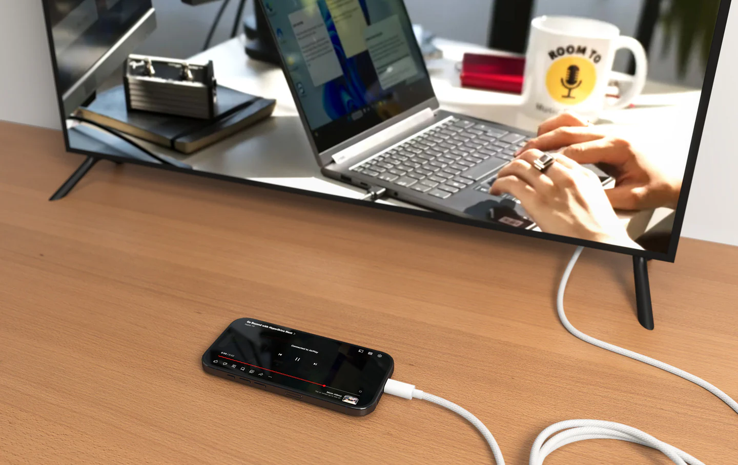 HyperDrive USB-C to HDMI 4K60Hz 2.5M Cable - White - Image 7
