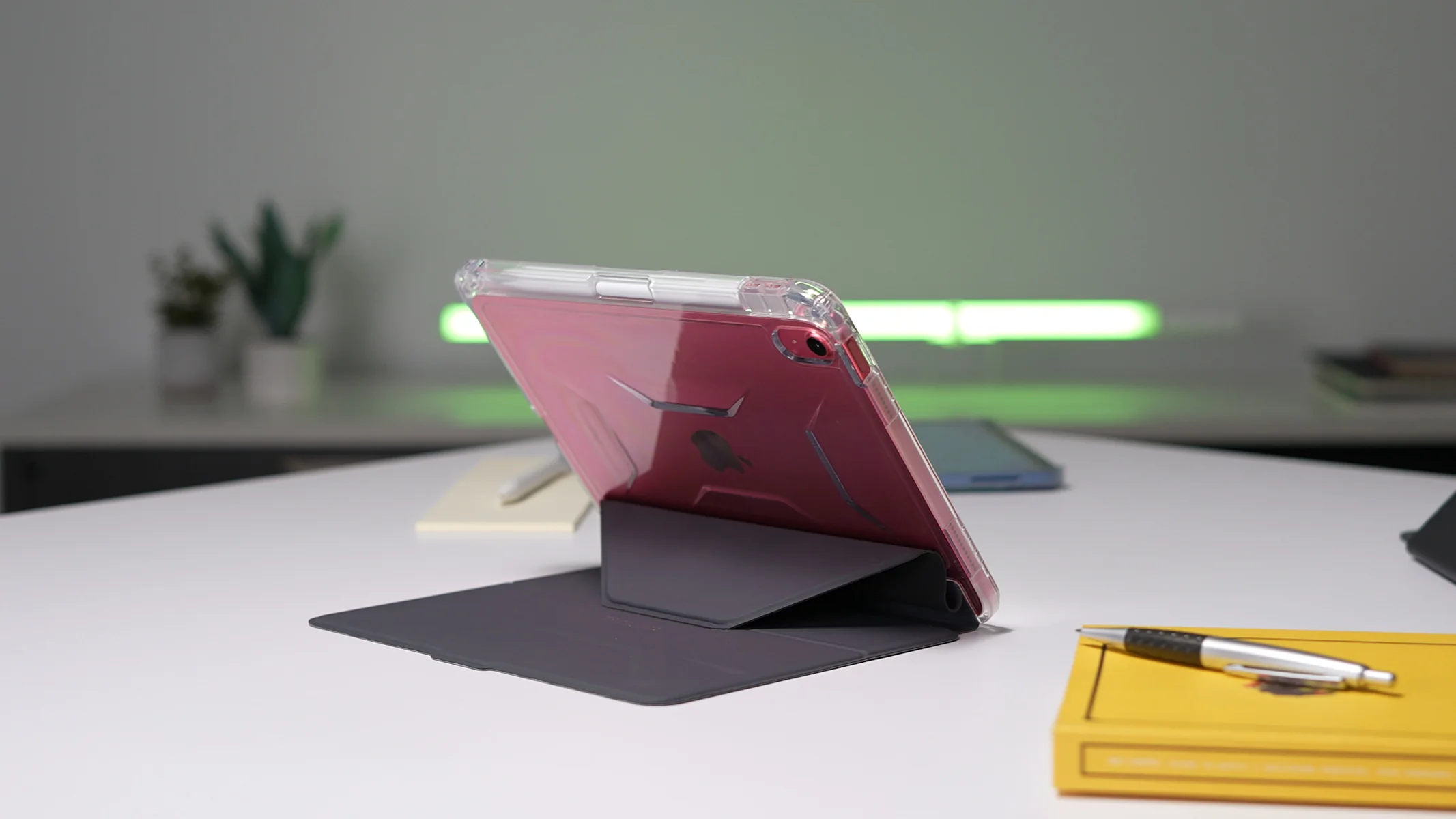 VersaVu® Clear Case for iPad® (A16) and iPad® (10th gen.) 10.9-inch - Image 7